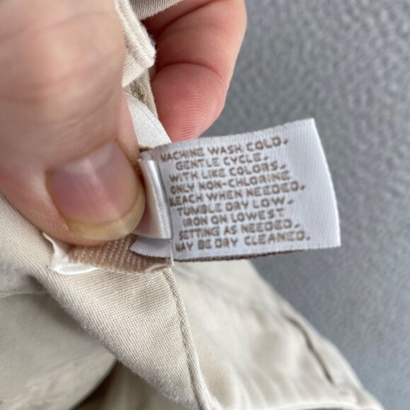 Chicos Shorts Womens 0.5 US 6 Ivory Chino Bermuda Stretch Pocket Everyday Casual - Picture 7 of 12